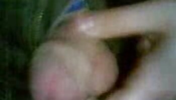 Madura tetona se pone cáncer y se la follan por el culo sin quitarse los jeans