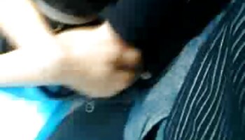 Mujer joven aliviada por drenaje