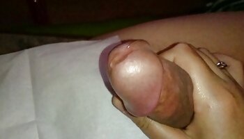 Ella vació en el culo de su novio