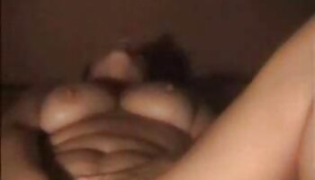 Madurita con arnés y follada por el culo a su joven marido